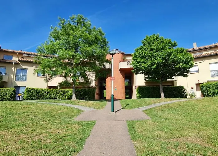 T2 55M² Tout Confort Avec Jardin. Cuisine Et Equipements Neufs. Wifi Tv Parking