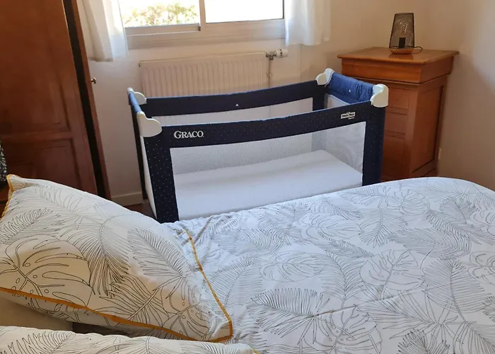 T2 55M² Tout Confort Avec Jardin. Cuisine Et Equipements Neufs. Wifi Tv Parking