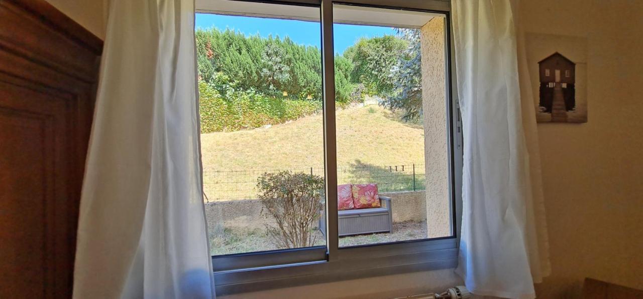 T2 55m² Confort Avec Jardin. Cuisine Et Equipements Neufs. Wifi Tv Parking Apartment