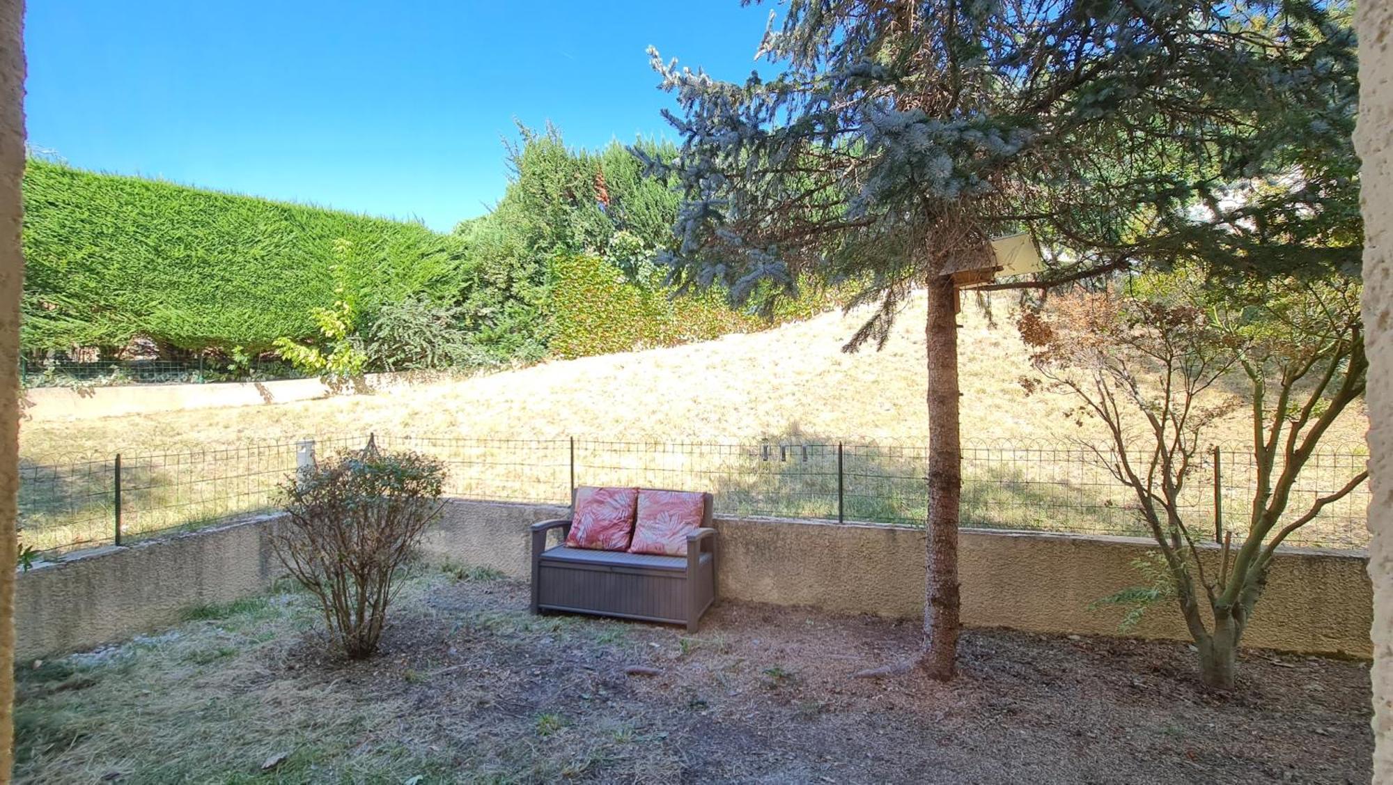 T2 55m² Confort Avec Jardin. Cuisine Et Equipements Neufs. Wifi Tv Parking Apartment *